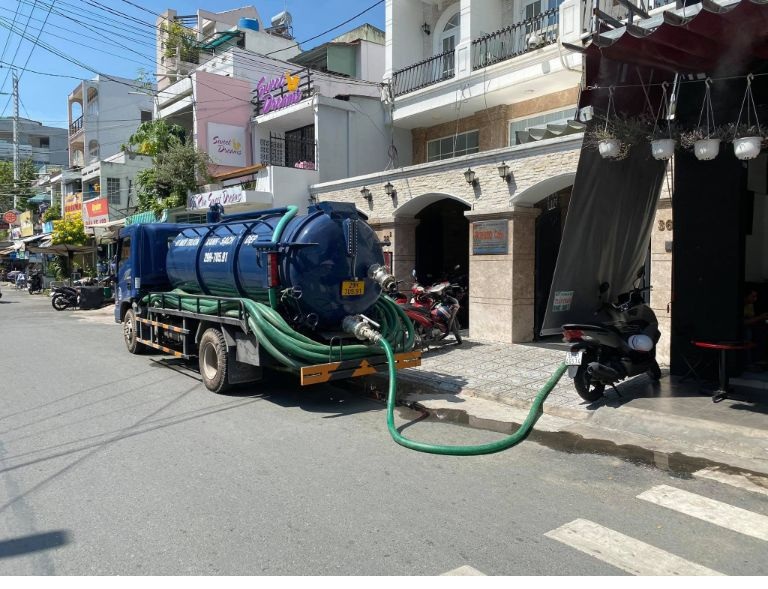 hút hầm cầu Đông Hải giá rẻ nhanh chóng hút hầm cầu Đông Hải giá rẻ nhanh chóng